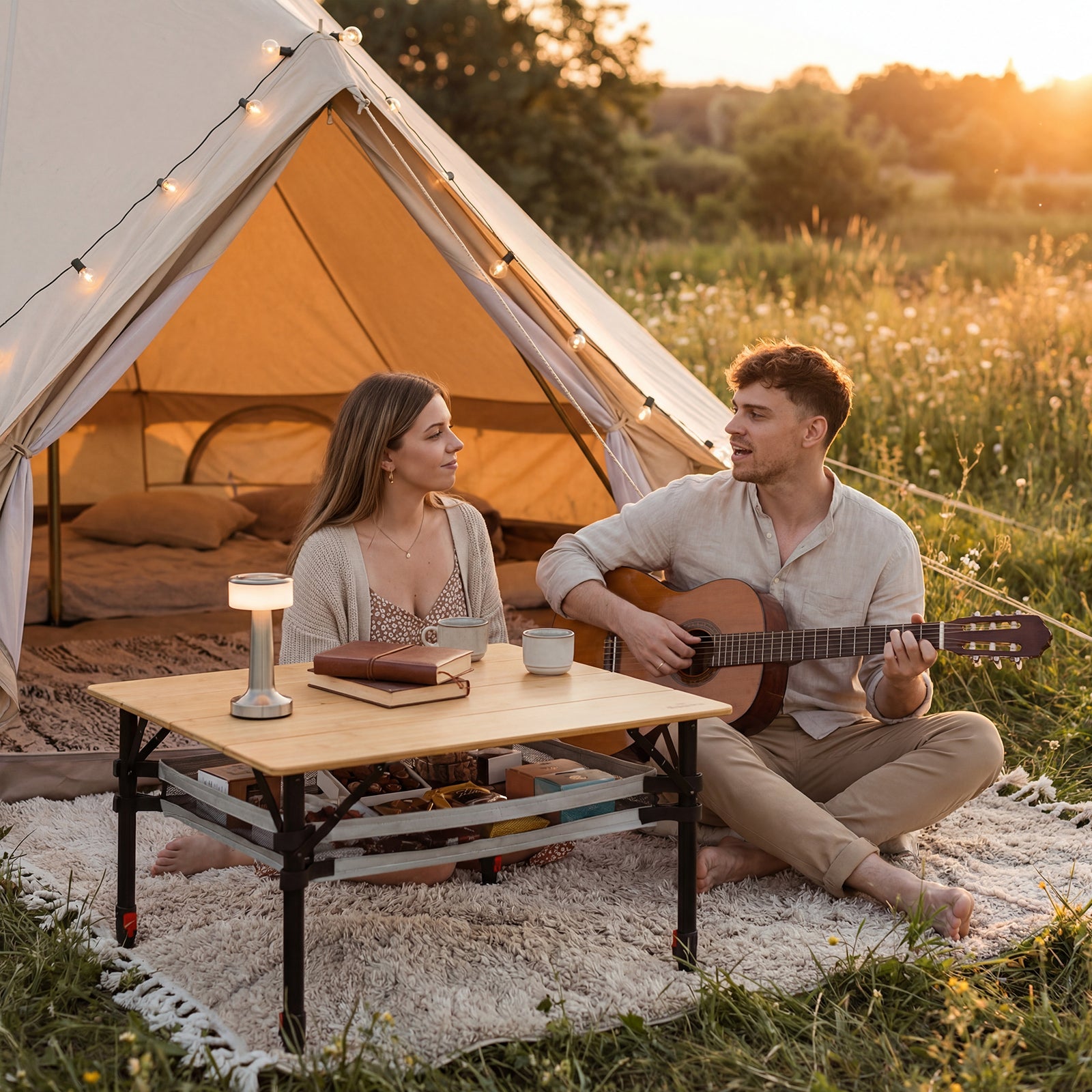 Campingtisch klappbar mit Bambus-Tischplatte – höhenverstellbarer Outdoor-Tisch mit verstellbaren Beinen und Aufbewahrungsnetz, 100 x 65 cm
